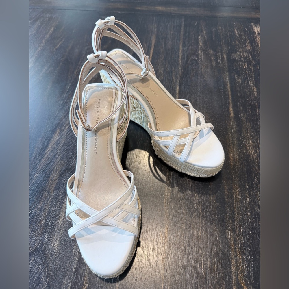 White House Black Market Embroidered Raffia Wedge. Size 5